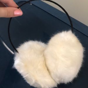 Vintage Accessories - Cream fluffy fur earmuffs puff Pom vintage winter Vintage Accessories - Cream fluffy fur earmuffs puff Pom vintage winter